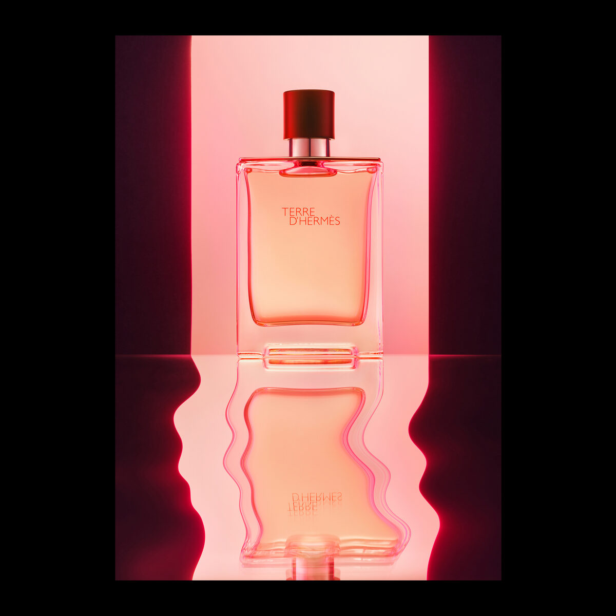 Alessandra KILA c/o EMEIS DEUBEL photographs fragrances for KaDeWe magazine