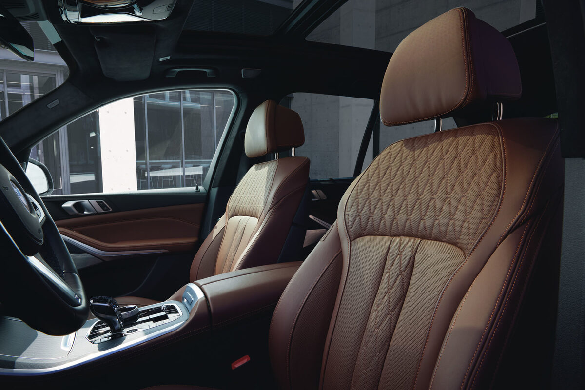 <b>BMW X5 x Samantha Malfoy</b>&nbsp;- Photographer duo&nbsp;<b>MARC AND DAVID</b> present you their stills &amp; motion project on GoSee.News