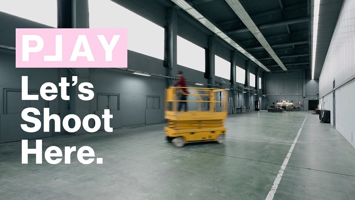 From the first screw to the final image. - PLAY Studios für Foto, Film und Events im Herzen von Hamburg erweitern ihre Studiofläche und helfen Dir mit ihrem Setbau-Team Deine Visionen und Träume zu verwirklichen