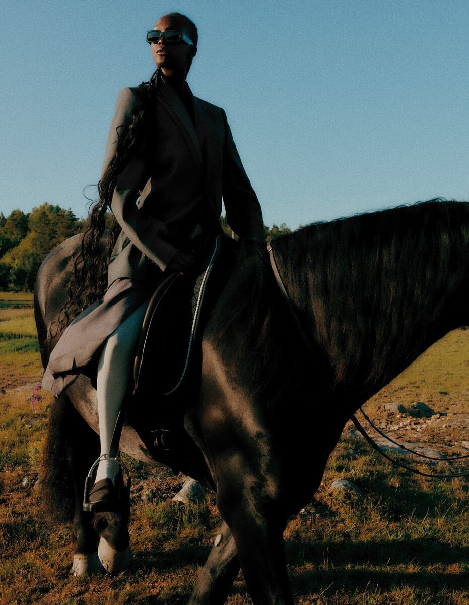 'Jessica' editorial by Nina HOLMA c/o AGENT BAUER for TMRW MAG