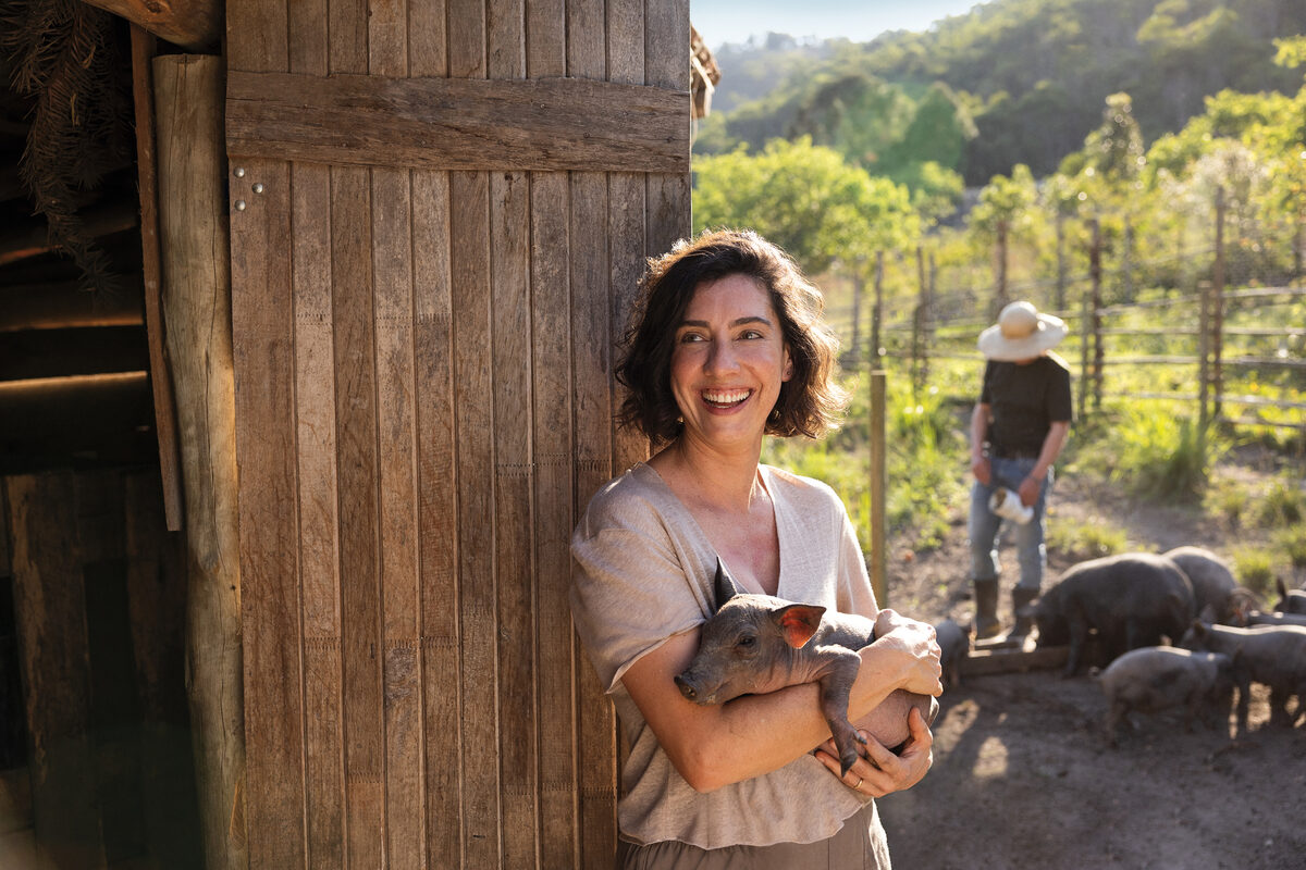 <b>Autumn SONNICHSEN c/o EMEIS DEUBEL </b>photographs the <b>SICREDI BANK</b> campaign in Brazil