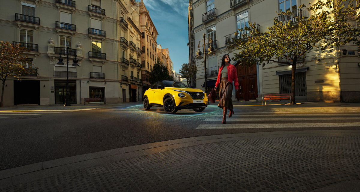‘Yellow Juke Refresh - defy the ordinary’ … <b>SÉBASTIEN STAUB</b> stages the new <b>NISSAN JUKE </b> for TBWA Paris
