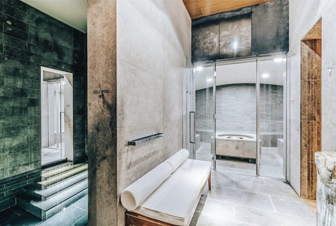 <b>Benjamin MONN c/o KRISTINA KORB </b>photographs the 5-star luxury resort&nbsp;<b>Chedi Andermatt</b> by star architect&nbsp;Jean-Michel Gathy for <b>ROBB REPORT</b>