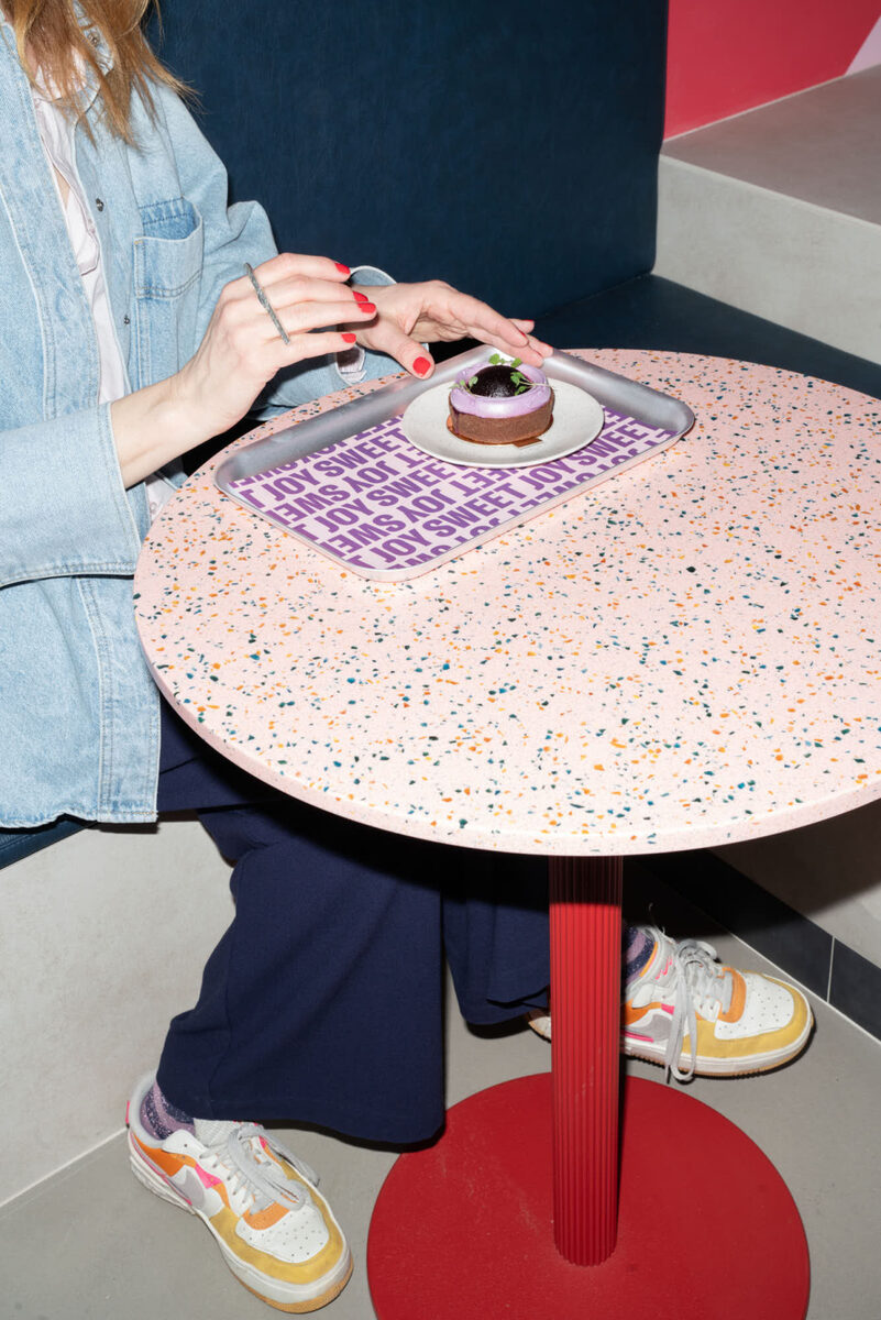 AGENT MOLLY & CO : Stills für ACNE STUDIOS, BRUNO GALLERIAN, IKEA, Interieur für MR BAKE, FORM MAGAZINE, Amazonas-Aktivistin Nina Gualinga & new entries Nova STARK AI & Amanda NILSSON