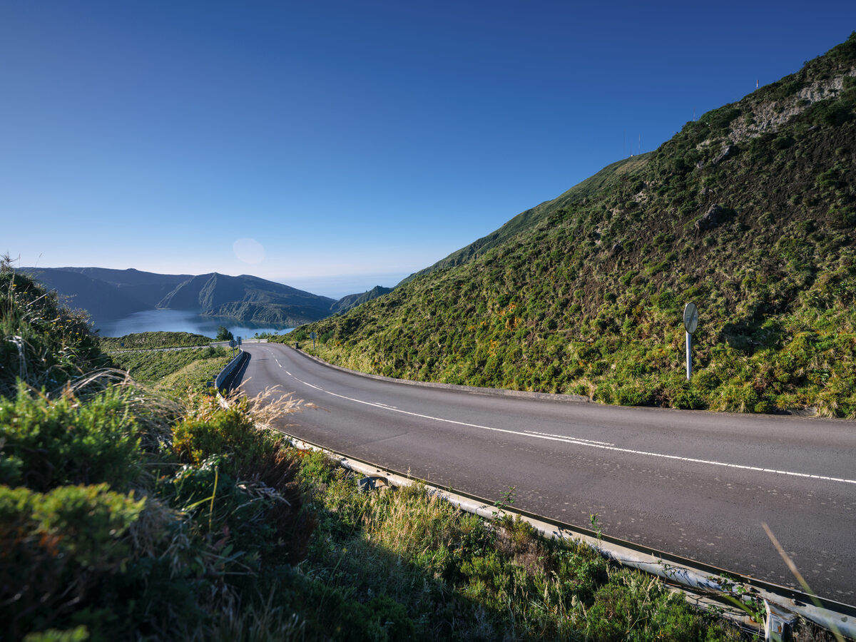 <b>The AZORES </b>: where inspiring outdoor adventures meet volcanic landscapes and wild beaches – <b>MAGROUND</b> presents more than<b> 2000 backplates from the Portuguese archipelago for automotive visualisations</b>