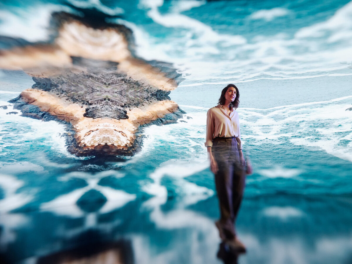 <b>Tobias SCHULT c/o EMEIS DEUBEL </b>with a portrait of new Terra X host <b>Hannah Emde</b> for German broadcaster <b>ZDF</b>