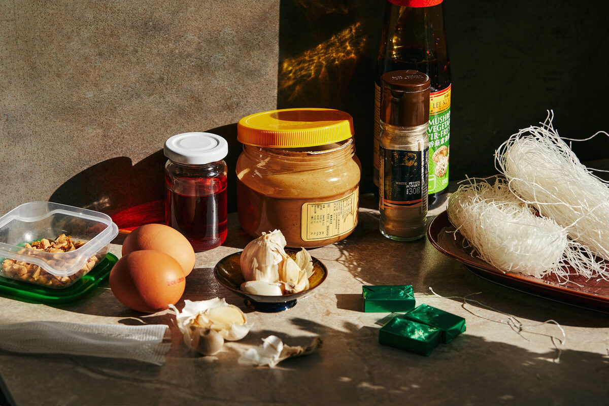 'Einfach chinesisch (=Simply Chinese)' - recipes and Far Eastern home cooking for every day by SISSI CHEN with food photos by Claudia GÖDKE c/o STILLSTARS