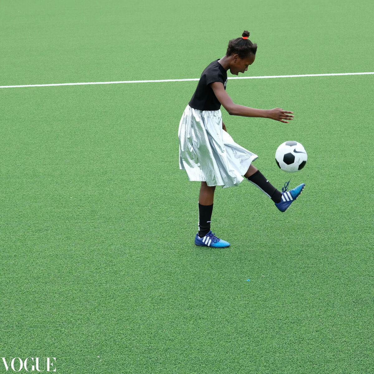 'The Team' - Feli & Pepita c/o WILDFOX RUNNING fotografieren junge Soccer-Motive für die VOGUE Italia, drei Motive für Euch auf GoSee.News
