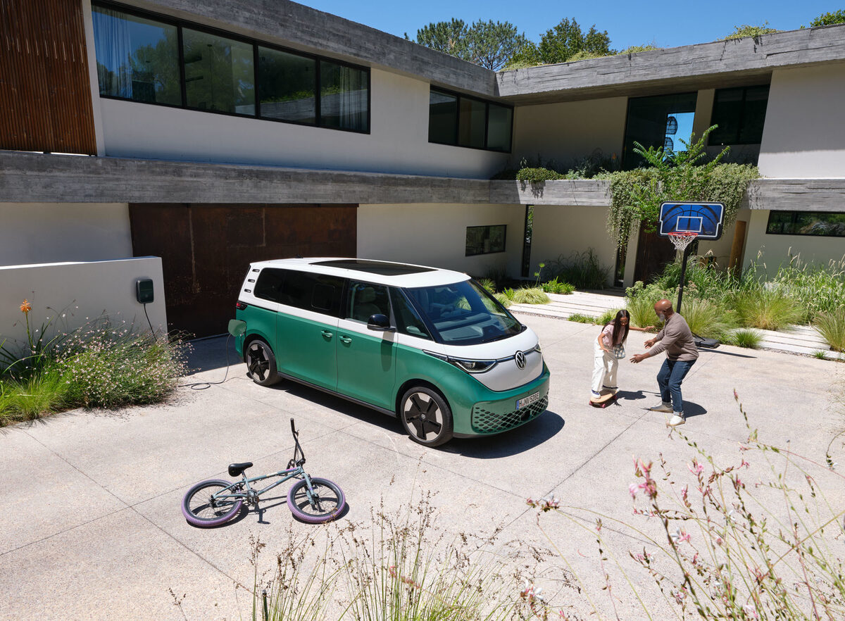 More sky, more view, more space - <b>MARC AND DAVID</b> photograph the <b>VOLKSWAGEN ID. Buzz ‘Long Wheelbase’ campaign</b> in South Africa for the agency Scholz &amp; Friends