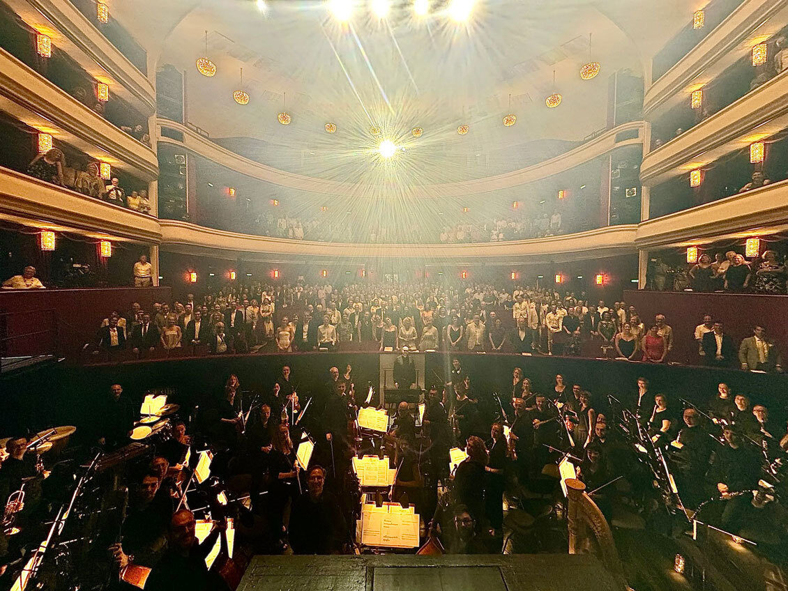 <b>Lois Lammerhuber </b>honored with special prize for achievements in music theater for his photography of the Vienna State Opera, published in 14 books<b> </b>(EDITION LAMMERHUBER)