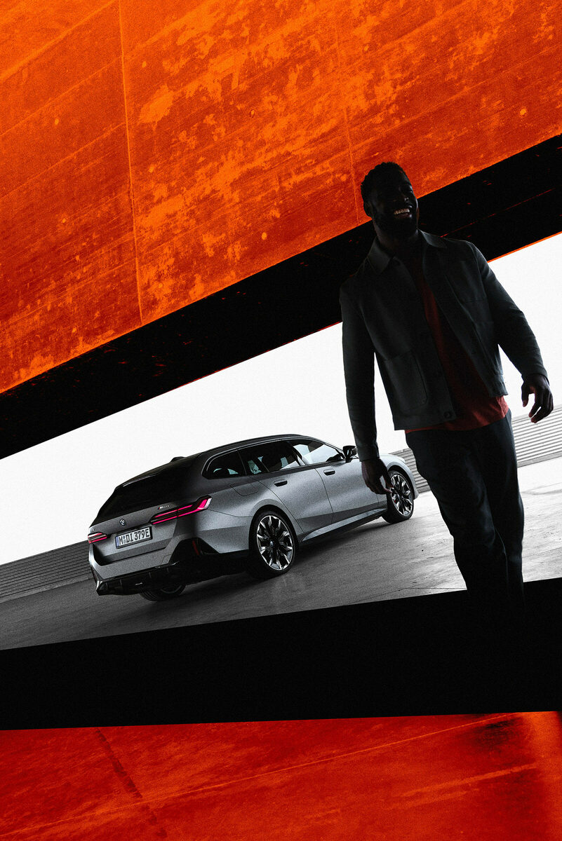 J. KONRAD SCHMIDT photographs the all-new BMW i5 M60 Touring for the Social First campaign in Barcelona
