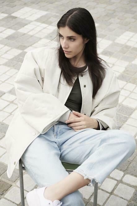 <b>Mirjam KLUKA c/o VISUALEYES ARTISTS</b> fotografiert für die Zürcher Mode-Boutique <b>LA TIENDA</b>