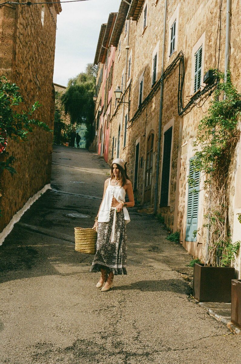 <b>LOVELY PRODUCTIONS</b> produce the starlet campaign for <b>SPELL </b>featuring muse Monica Cima on Mallorca
