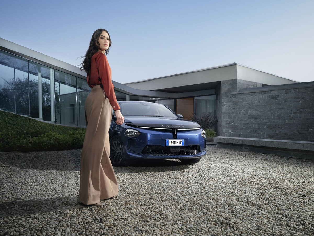LANCIA YPSILON EDIZIONE CASSINA - photographed by Felix ALIBERTI C/O SEVERIN WENDELER