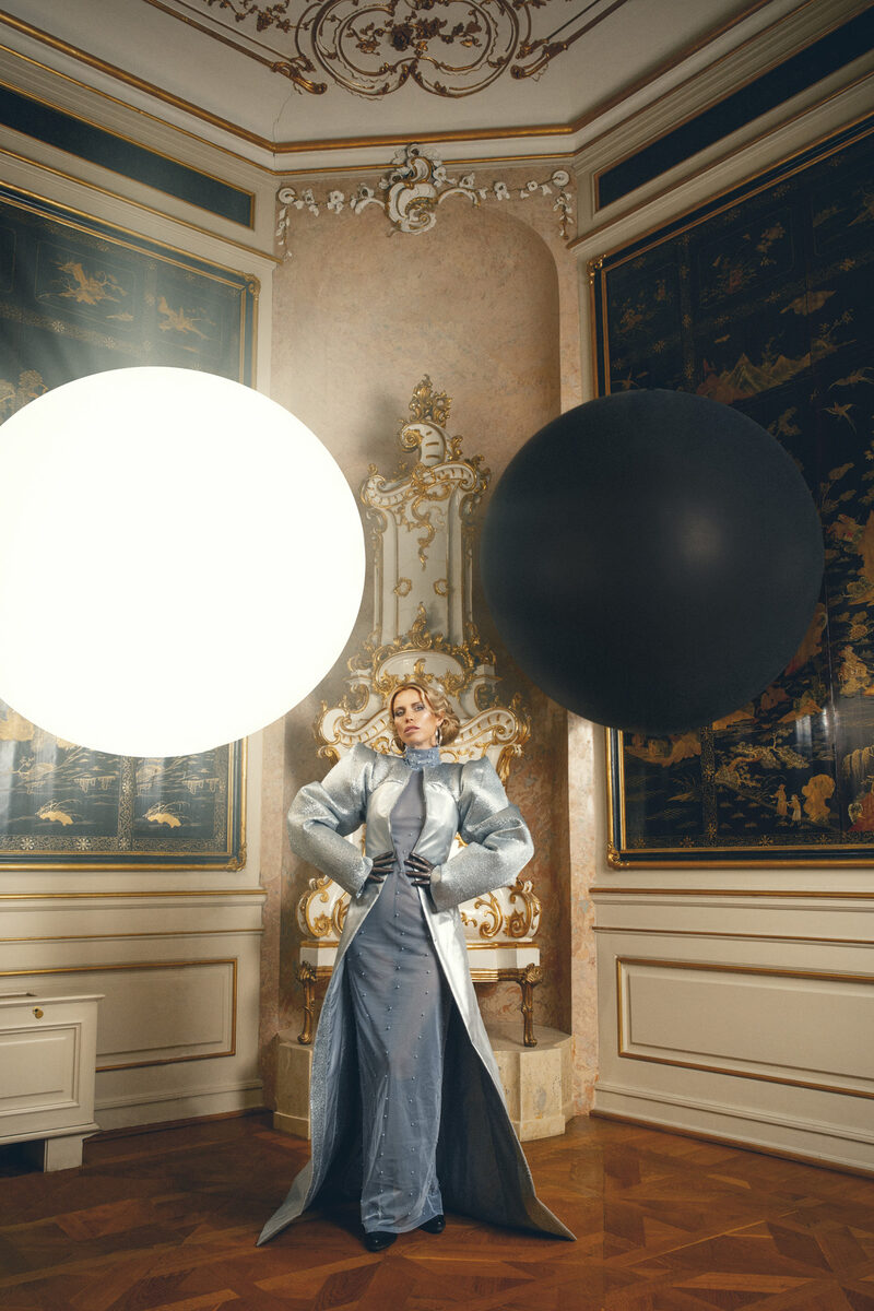 <b>Kiera Chaplin</b> was the beautiful face of the <b>VIENNA AWARDS '24</b> - perfectly staged by Martina Cerny and her <b>MAKING OF</b> team
