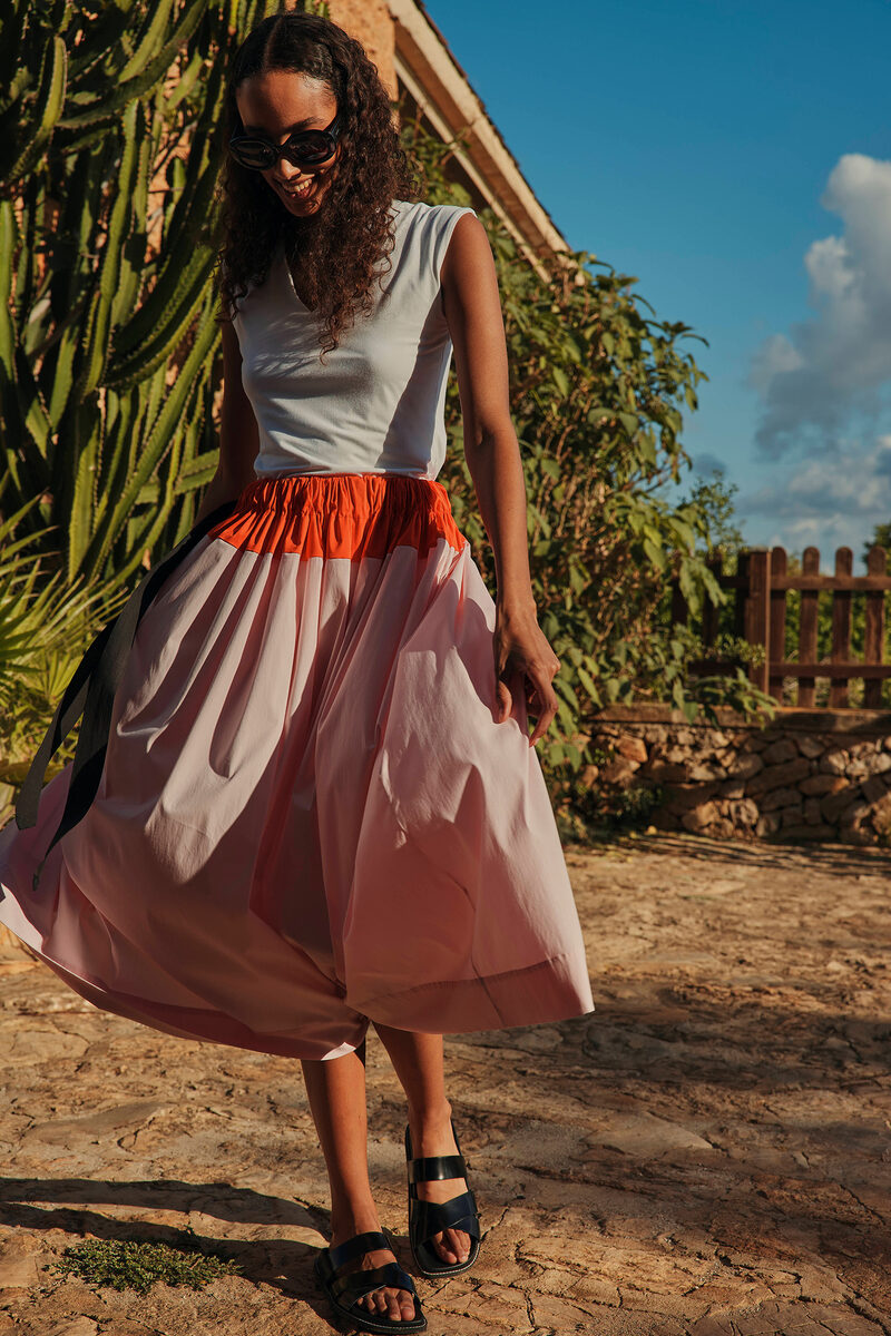 <b>Chiara BONETTI c/o&nbsp;JULIA WALDMANN</b> photographs the&nbsp;<b>SIMPLETHEN </b>Spring/Summer Collection 2025