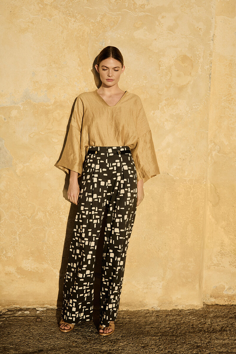 <b>RAMONA REUTER</b> photographs for <b>BURDA STYLE</b> fashion in Chania on Crete
