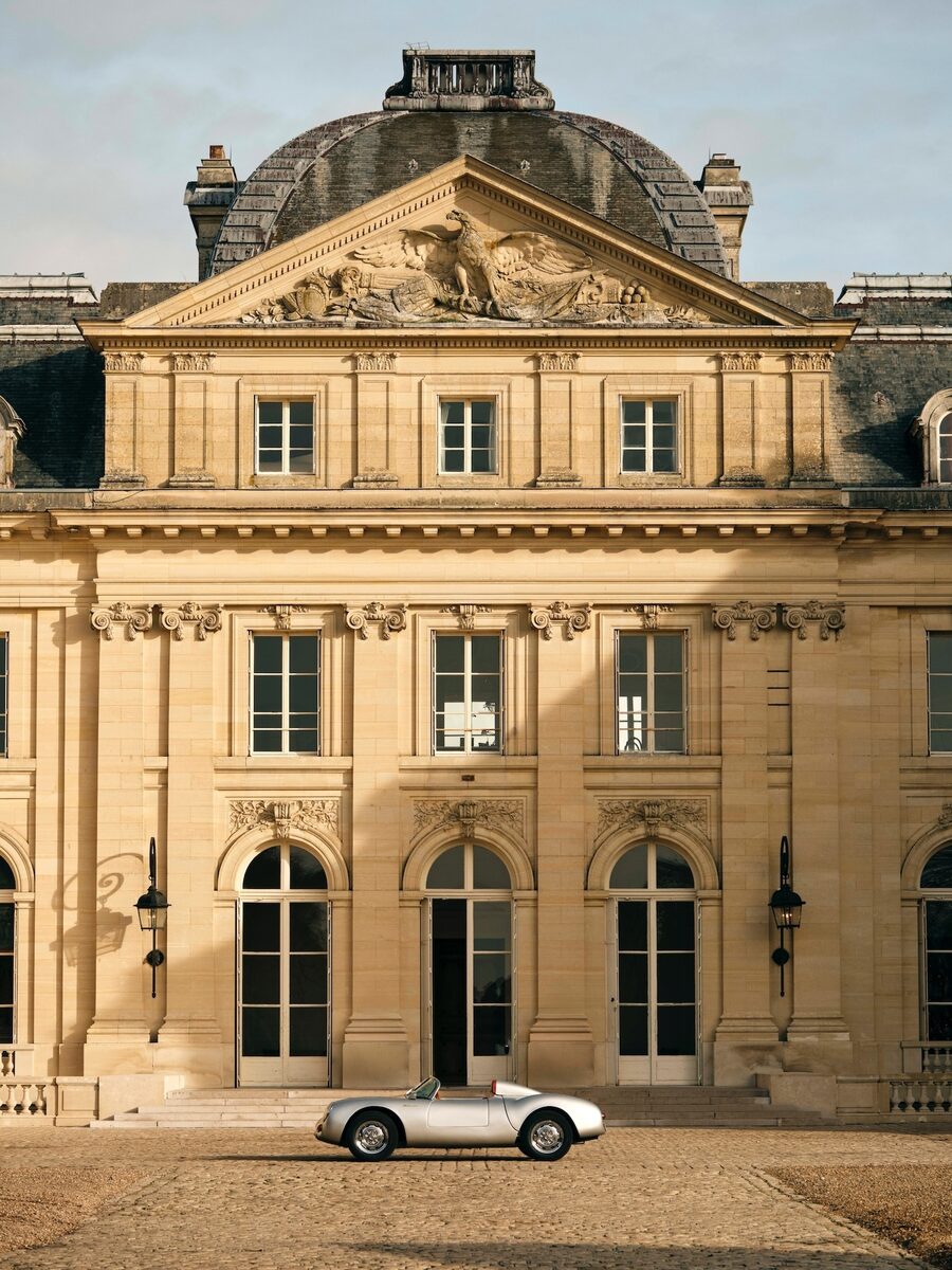 Apparel for the individual - <b>JPPS CREATIVE PRODUCTIONS</b> produces in cooperation with Art+Ist for <b>SOUTHBLUE </b>men's fashion just outside Paris