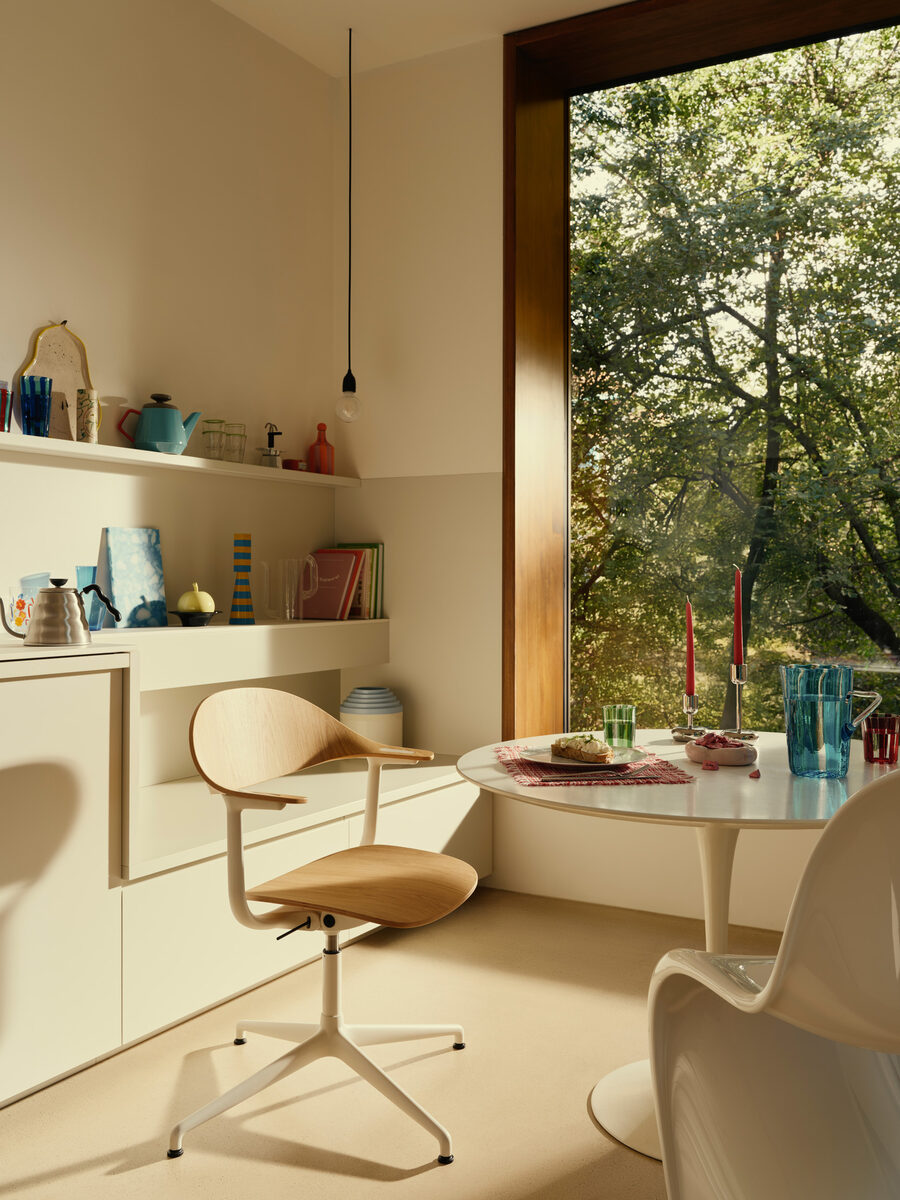 <b>VITRA 2025 Kampagne</b> - photographed by <b>Robert RIEGER c/o EMEIS DEUBEL</b>