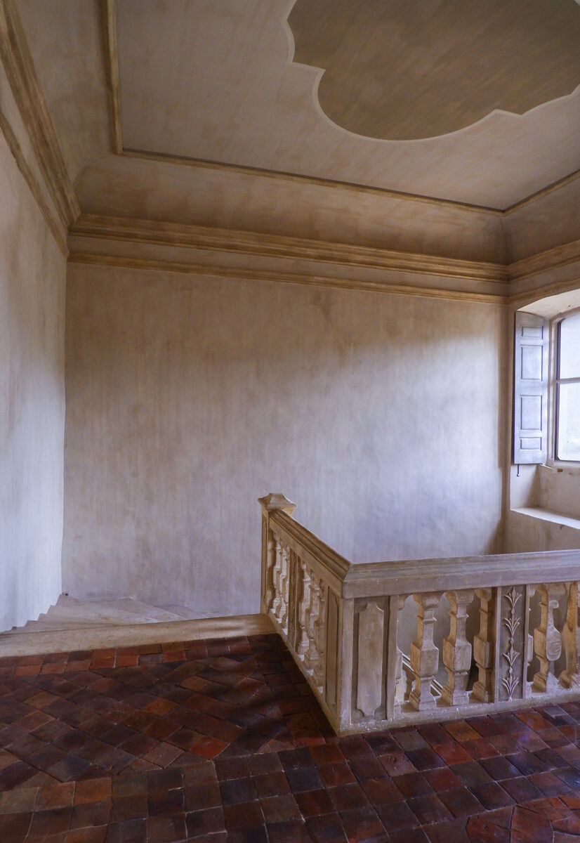 <b>7 SEAS PRODUCTIONS</b> presents a fairytale<b> vintage château</b> in the south of France from its location archive