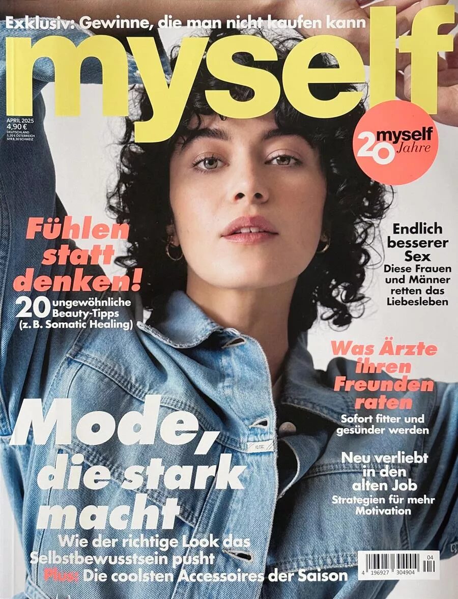 'Fühlen statt Denken' - Mirjam KLUKA c/o VISUALEYES ARTISTS fotografierte das April '25-Cover für die Frauenzeitschrift MYSELF