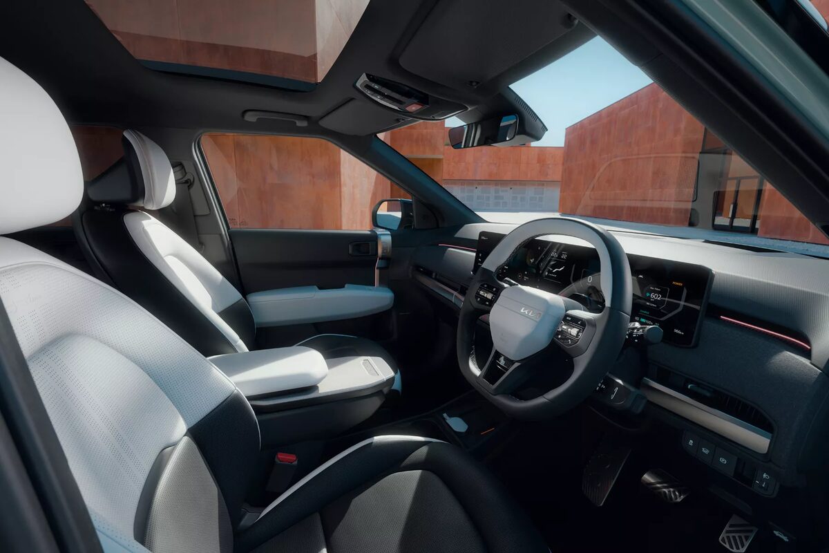 <b>KIA EV3</b> - Full CGI collaboration by <b>Dejan &amp; Per c/o SEVERIN WENDELER</b> featuring RAW Concept