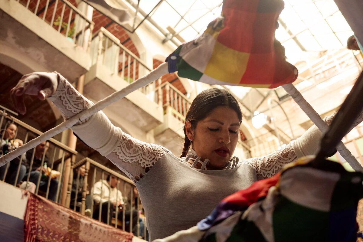 <b>Cholitas - Tobias SCHULT c/o EMEIS DEUBEL</b> portrays the indigenous power women of Bolivia