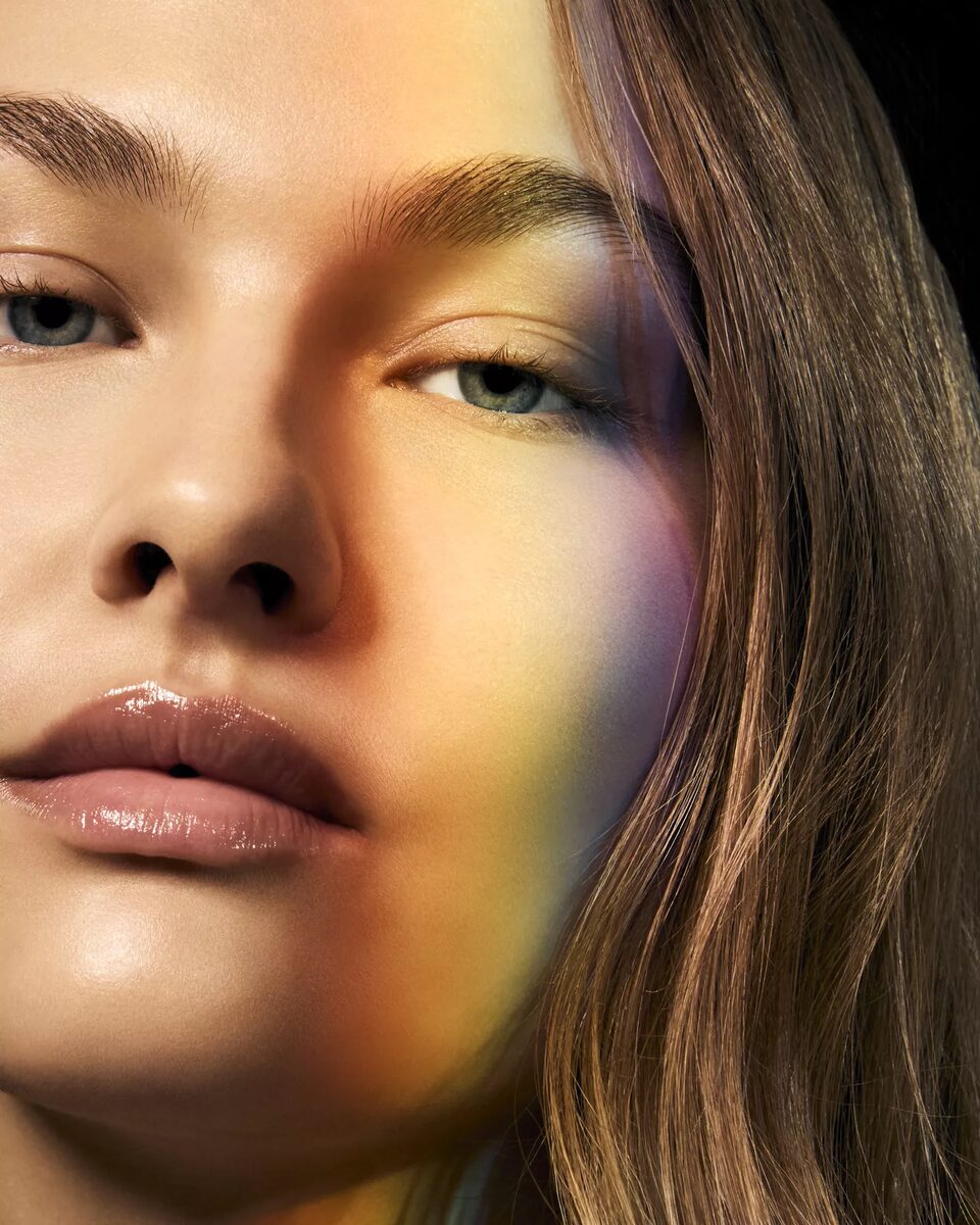 <b>Ari Abramczyk c/o ALYSSA PIZER MANAGEMENT</b> photographs the <b>iS Clinical Radiance campaign</b>