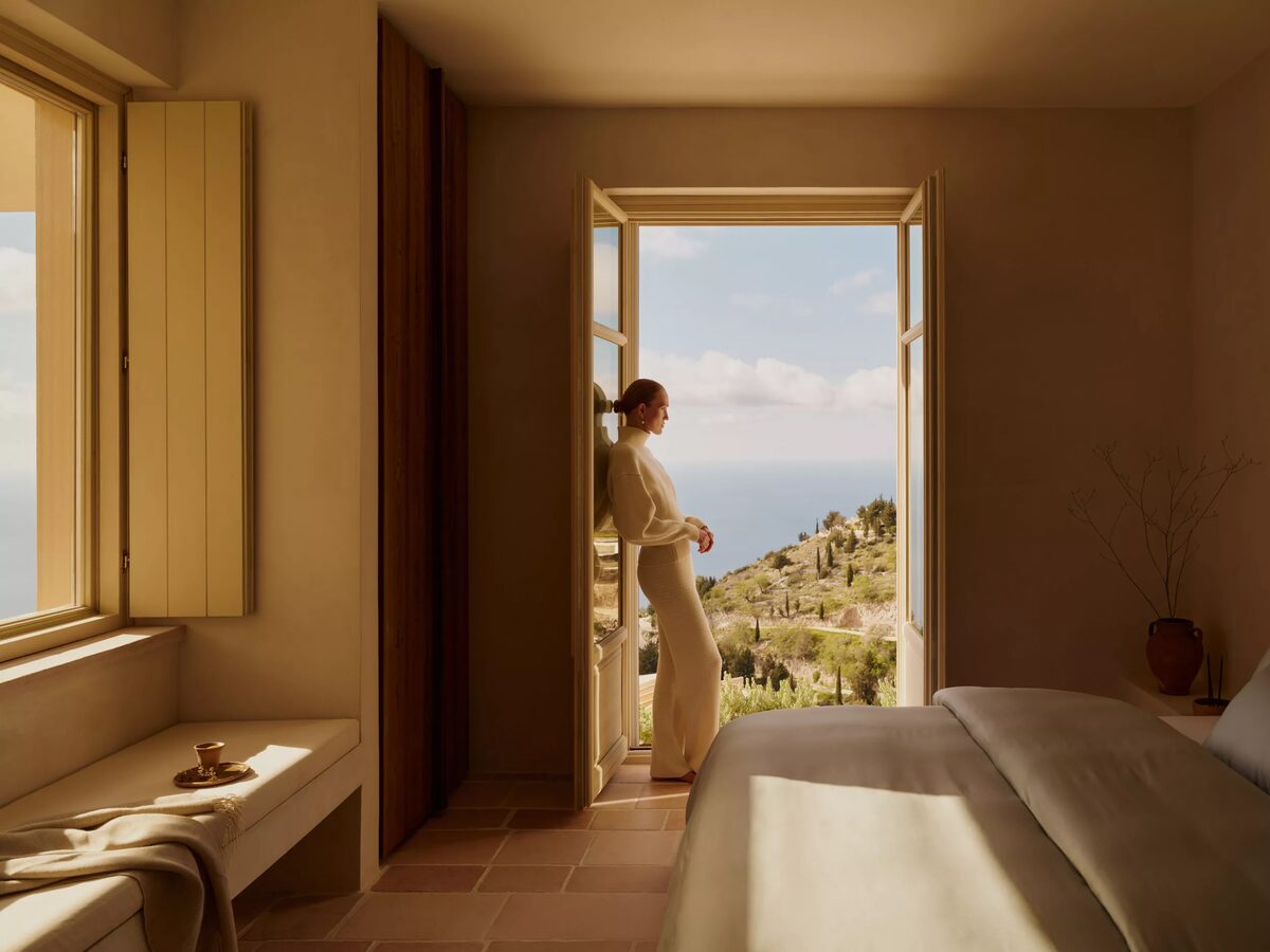 'The luxury of sleep.' - <b>Robert RIEGER&nbsp;</b>traveled to the Greek island of Lefkada for the bed linen specialist <b>ROYFORT</b>