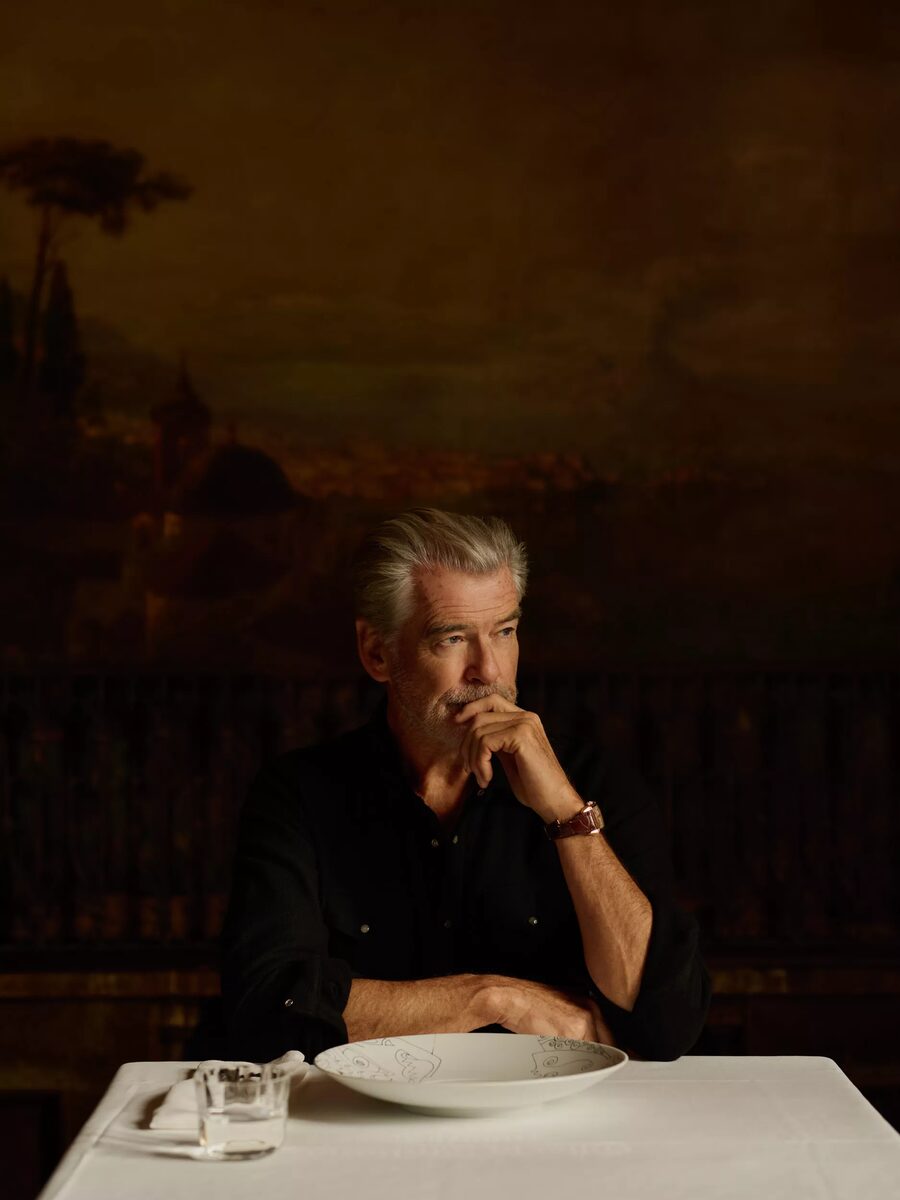 <b>Robert RIEGER c/o EMEIS DEUBEL</b> portrayed actor and artist&nbsp;<b>Pierce Brosnan</b> for <b>HERING Berlin</b>