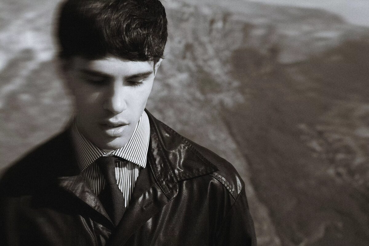 <b>EAST WEST MODELS</b> : Male model DENIS JOVANOVIC in 'THE GREAT ESCAPE' for <b>Schön! Switzerland magazine</b>