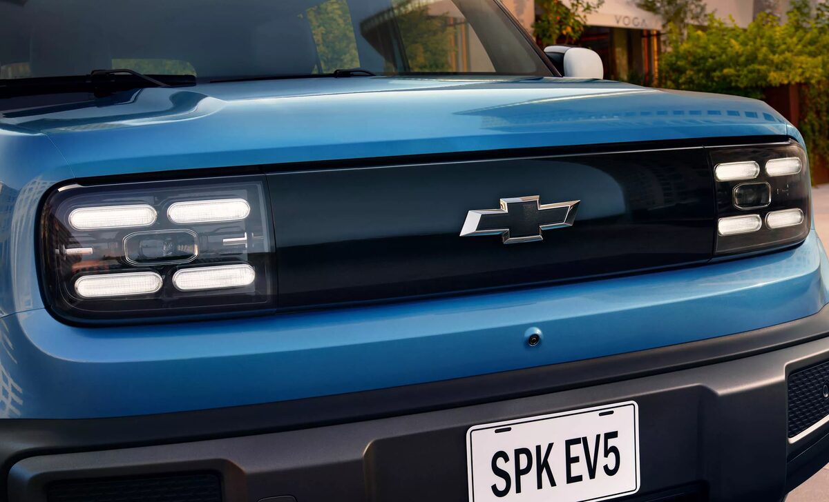<b>JEFF LUDES</b>&nbsp;shoots the new <b>Chevy Spark</b> in Mexico City with Gybow