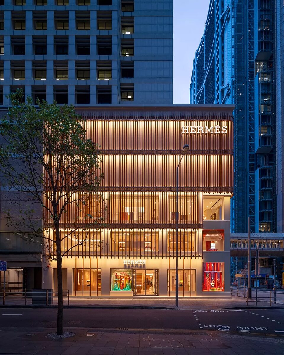 A Lighthouse in the Ocean of Imagination – <b>Hermès Hong Kong</b> Window Installation by <b>Agostino Iacurci</b>