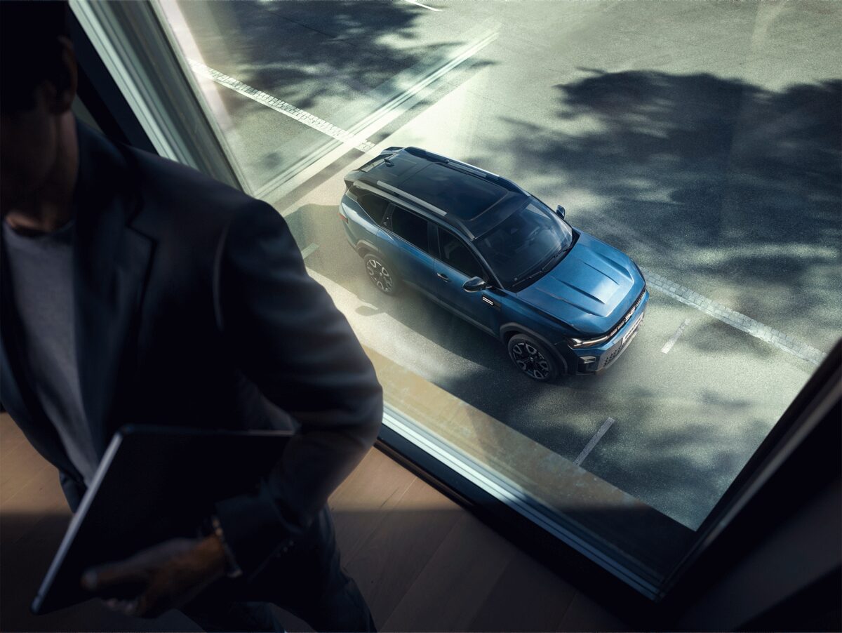 <b>DACIA Bigster </b>– a visually powerful launch campaign by <b>Frederic Schlosser c/o UPFRONT</b> for Publicis Conseil