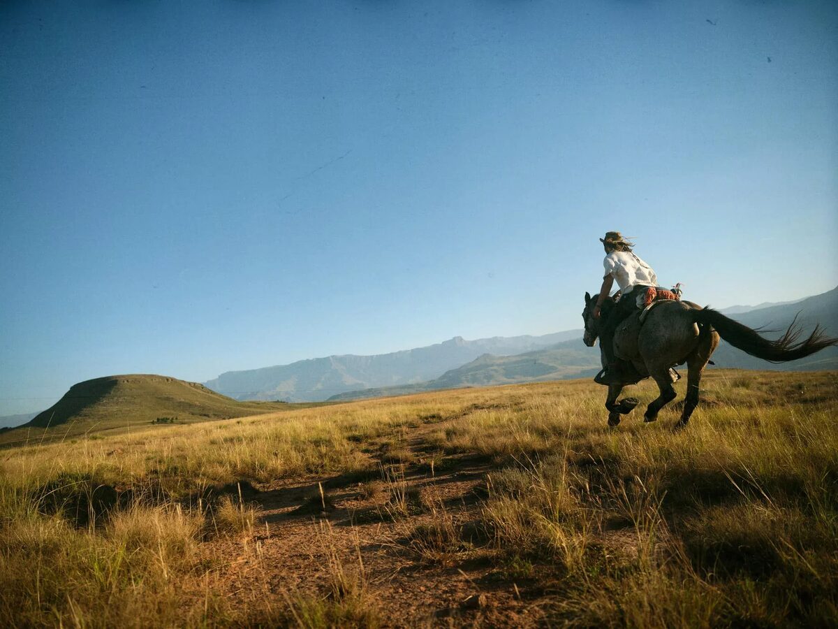 <b>'Soaring Free'</b> - Landscape &amp; Adventure Editorial by&nbsp;<b>Christian Doppelgatz c/o UPFRONT</b>