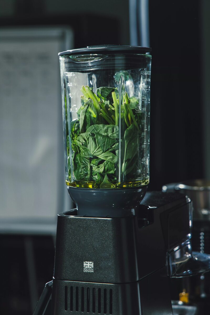 'Alle gegen den Thermomix' - fotografiert von Alexandra Polina c/o JULIA WALDMANN mit Spitzenkoch Boris Kasprik für DIE ZEIT