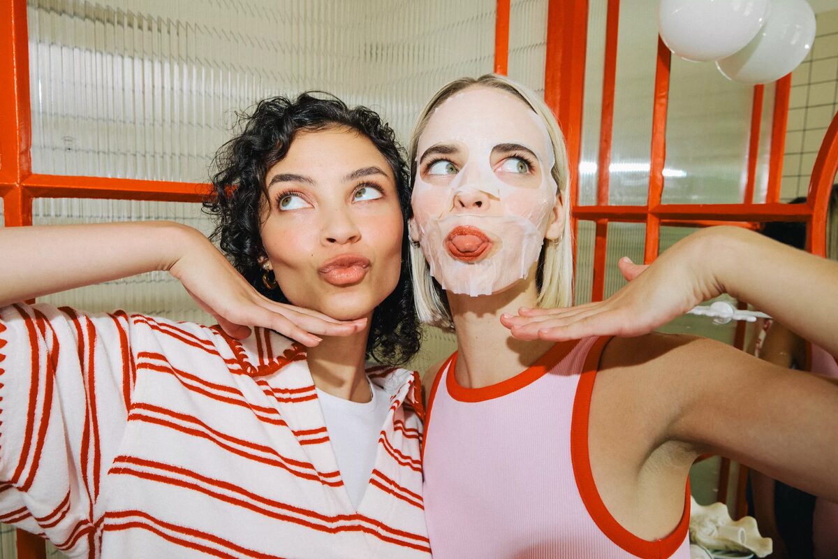 'Houseparty' - das freie Lifestyle Editorial von&nbsp;<b>SALLYHATESWING</b>