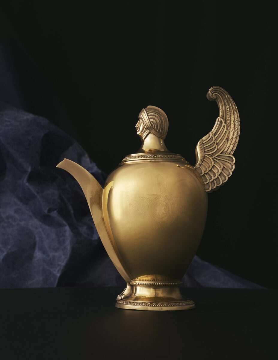 Chitra Collection - Jess BONHAM c/o LGA MANAGEMENT photographs historical tea sets for PATEK PHILIPPE