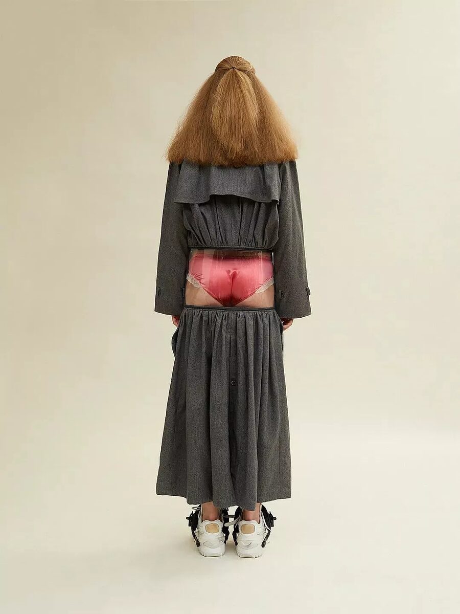 <b>'BLOMMERS &amp; SCHUMM - MID-AIR' </b>A delicate balance between fashion, art and illusion at <b>FOAM Amsterdam</b>