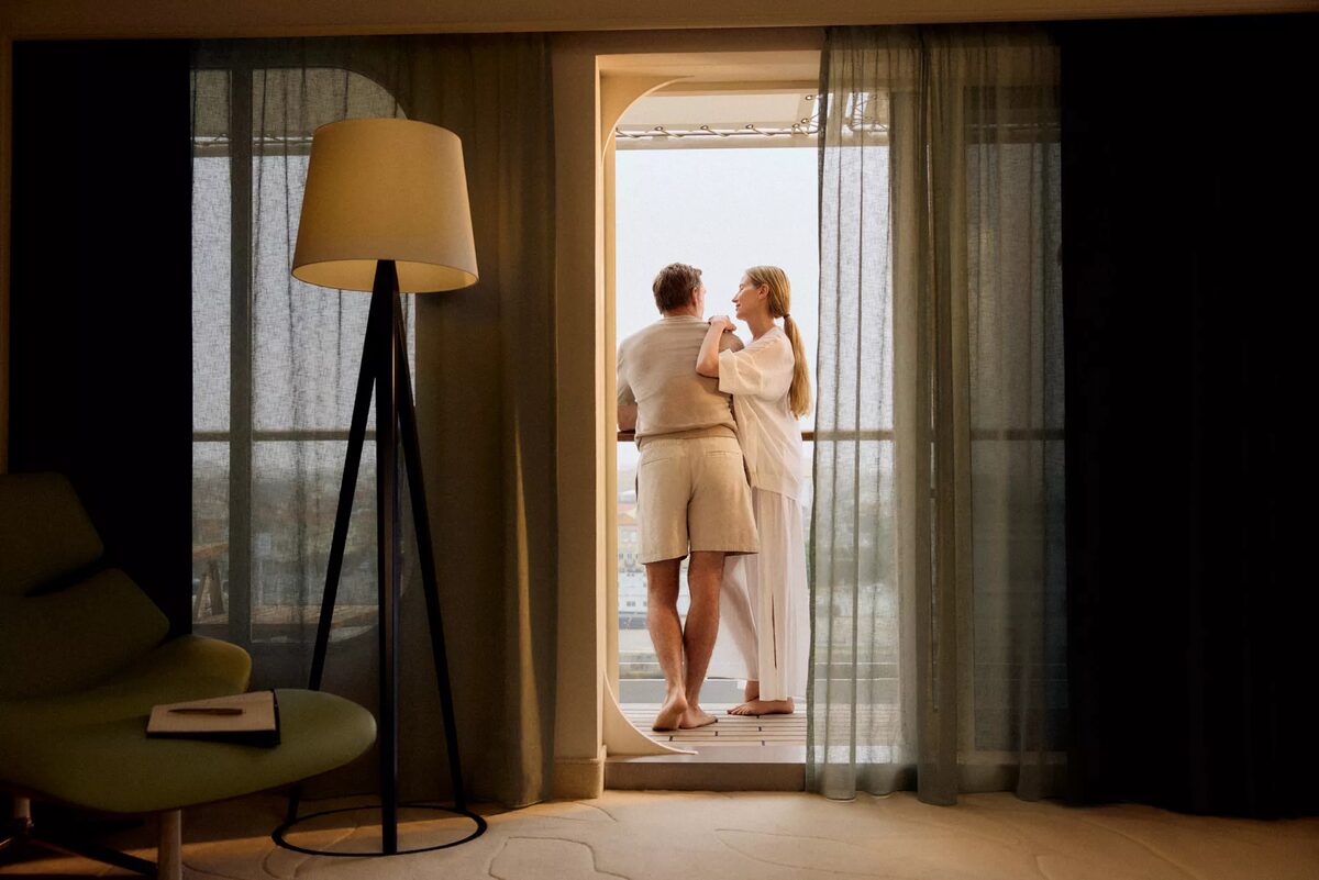 <b>HAPAG LLOYD CRUISES</b> campaign photographed on board by<b> Jana GERBERDING c/o BIRD PRODUCTION</b>
