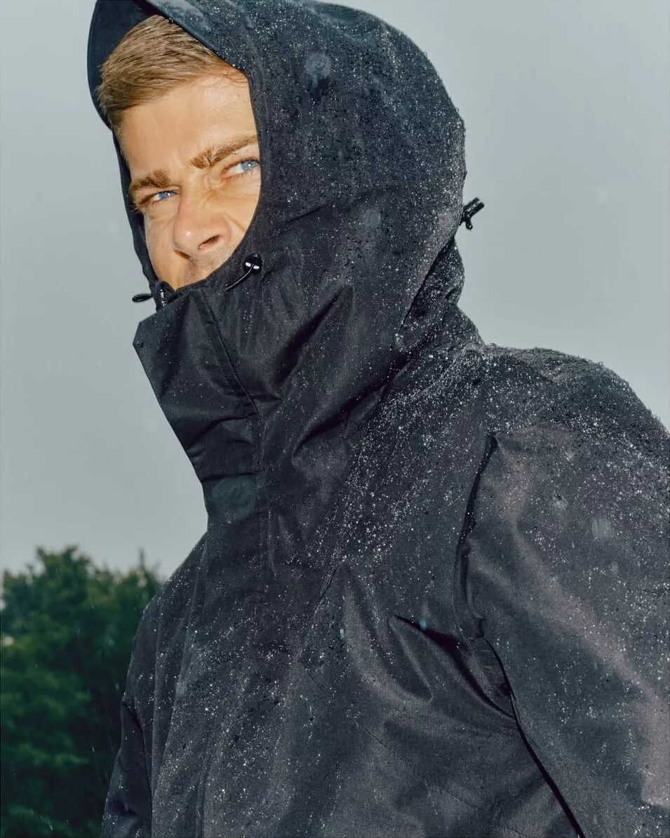 LGA MANAGEMENT : Kate Winslet X PORT MAGAZINE -- PLUS: DE BEERS, STONE ISLAND GHOST x New Balance 574 AW25, BRITISH VOGUE X Dr Anne Weaver, HTSI x TOM CRAIG & DIE ZEIT Special