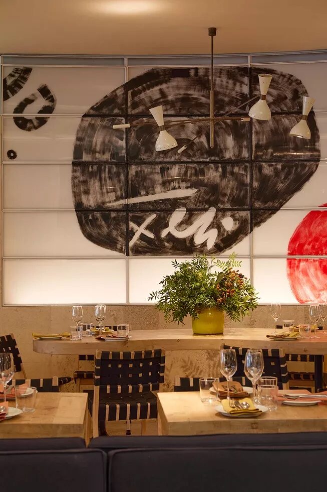 <b>OTTOLENGHI ROVI</b> - <b>Gilles &amp; Cecilie c/o 2AGENTEN</b> create a large-scale charcoal artwork for the London restaurant