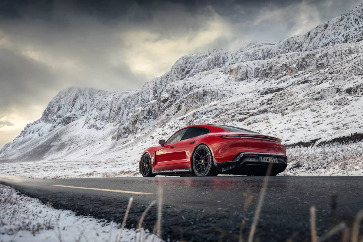 Porsche Taycan - a CGI x AI project by Dejan and Per