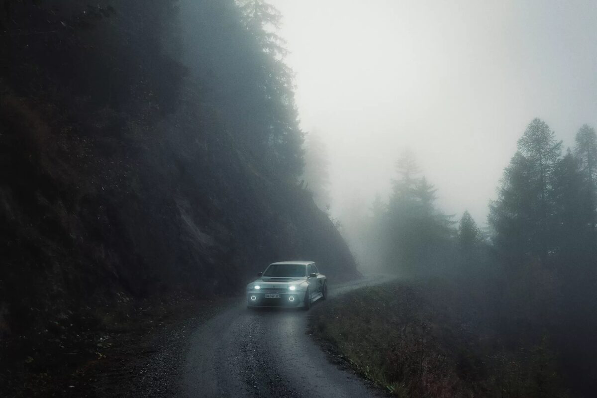Landscape photos meet CGI - Chromatik.Work presents a virtual road trip through the Swiss canton of Valais with the Renault R5 Turbo 3E