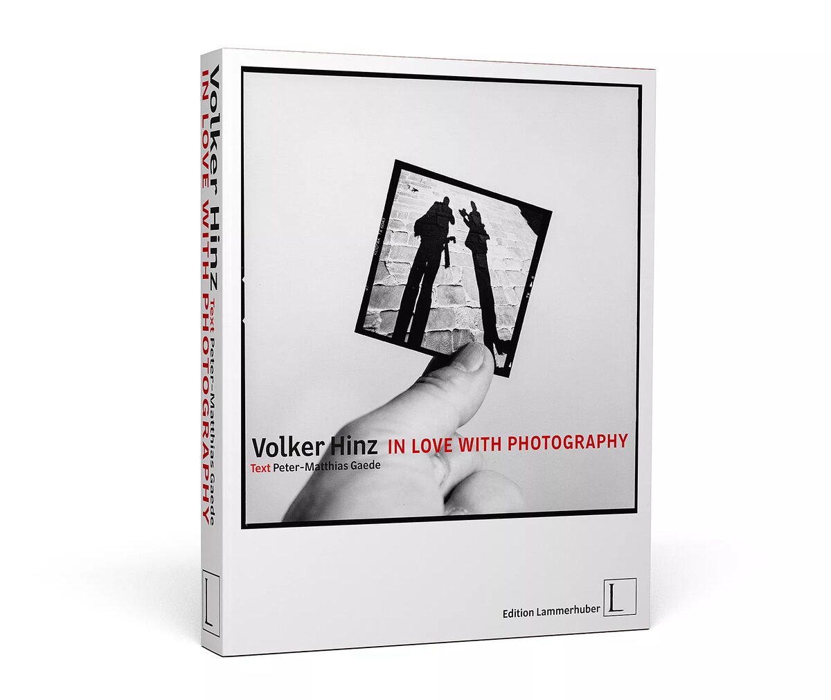 In love with photography - book and exhibition featuring legendary photographers, seen from the perspective of portrait magician Volker Hinz, on display until March 26th at the FREELENS Gallery, Hamburg