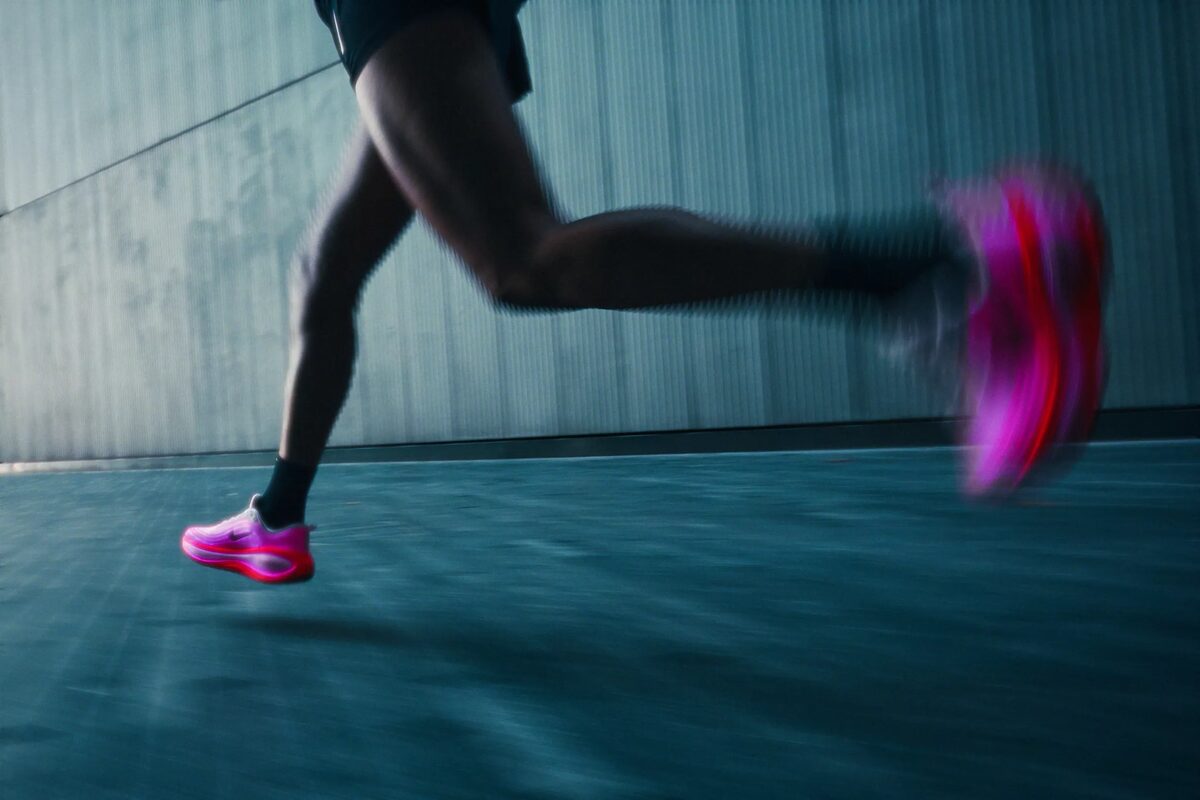 'Running London' Motion as Pure Energy by Florian Bison