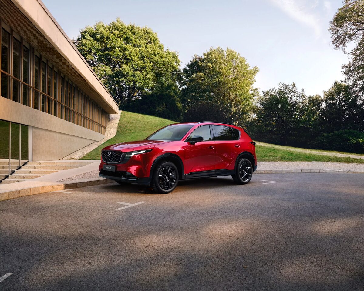 Soul Red Crystal - The new MAZDA CX-5, photographed by Ole Westermann and finished by ONE HUNDRED BERLIN