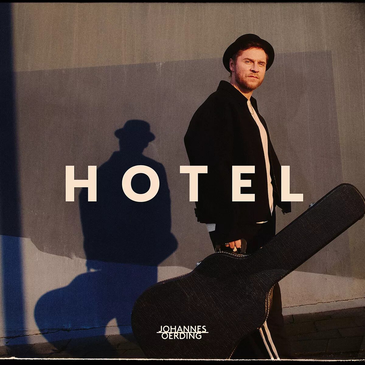 Tim Tyson photographed the album cover for Johannes Oerding - he is now touring with 'Hotel' in Germany, Austria and Switzerland.