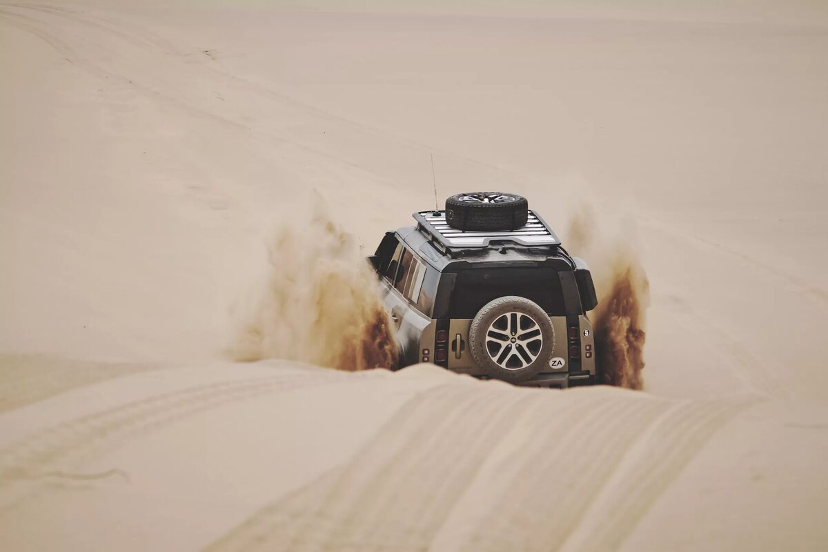 Defender Experience Namibia - Oliver Vonberg accompanied the legendary self-drive safari with his camera