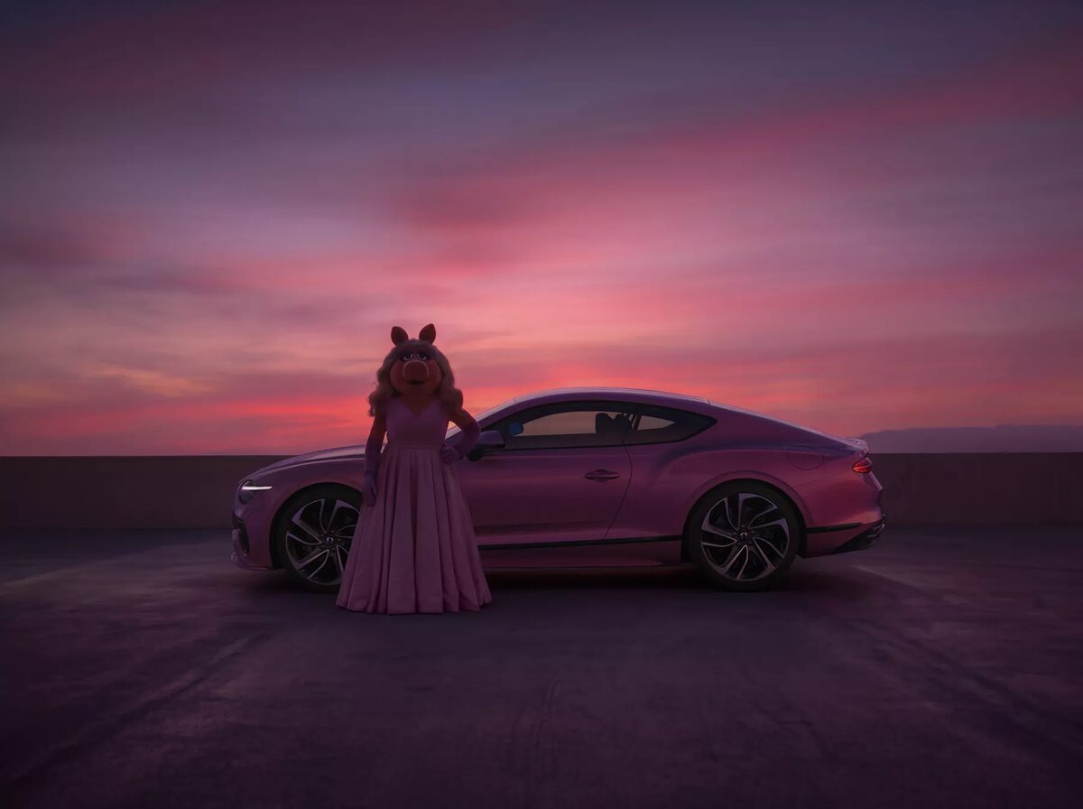 "Moi et ma Bentley": An iconic figure in a pink CGI world – an art project by Dejan &amp; Per
